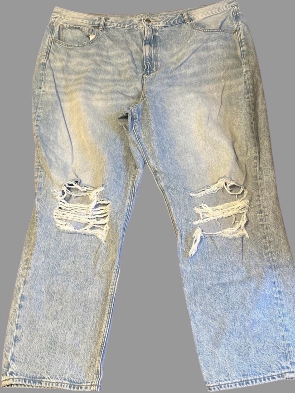 American Eagle Mom Jeans
Women's Size 24 Regular Light Blue
Denim Distressed